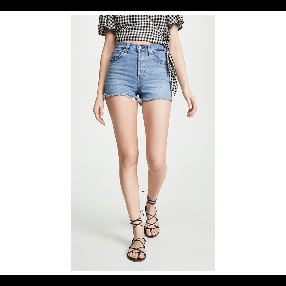 Levi’s rib cage shorts
